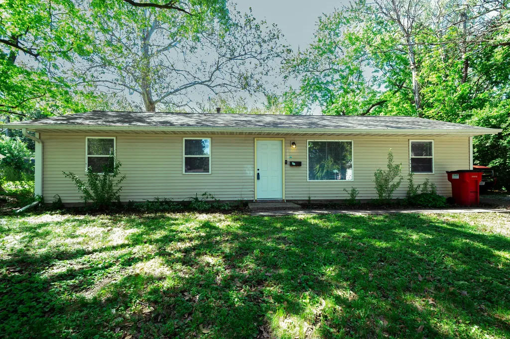 1607 Williamsburg Drive Champaign IL 61821