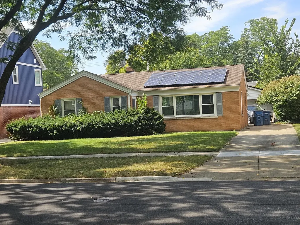 406 North Prospect Manor Avenue Mount Prospect IL 60056