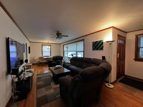 406 North Prospect Manor Avenue Mount Prospect IL 60056
