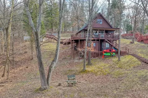 565 Lakeshore Drive N Goreville IL 62939
