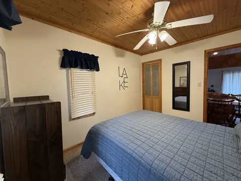 565 Lakeshore Drive N Goreville IL 62939