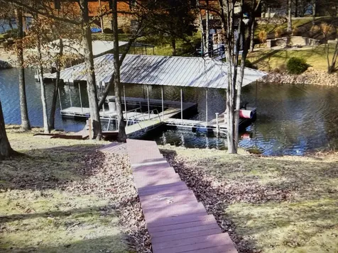 565 Lakeshore Drive N Goreville IL 62939