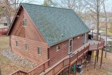 565 Lakeshore Drive N Goreville IL 62939