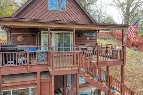 565 Lakeshore Drive N Goreville IL 62939