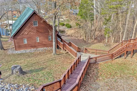 565 Lakeshore Drive N Goreville IL 62939