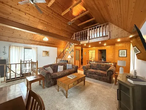 565 Lakeshore Drive N Goreville IL 62939