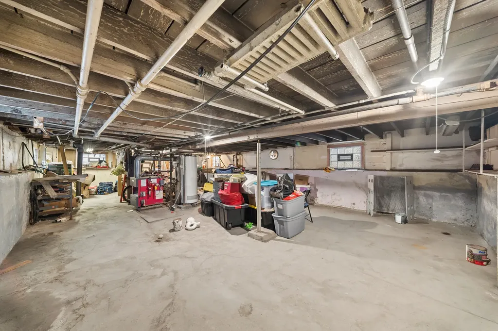 4022 West Eddy Street Chicago IL 60641