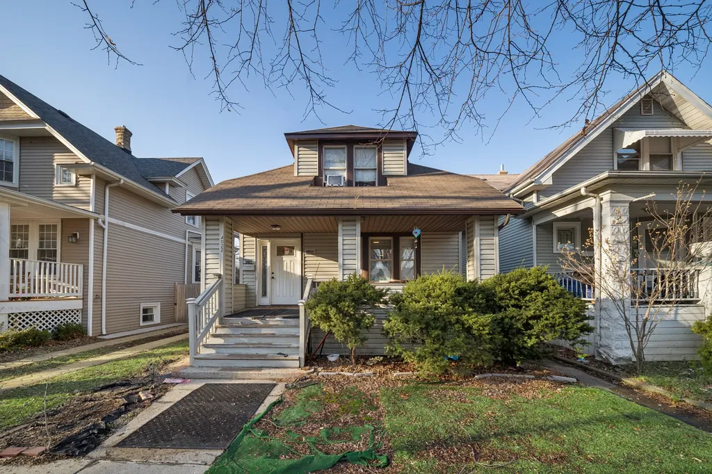 4022 West Eddy Street Chicago IL 60641