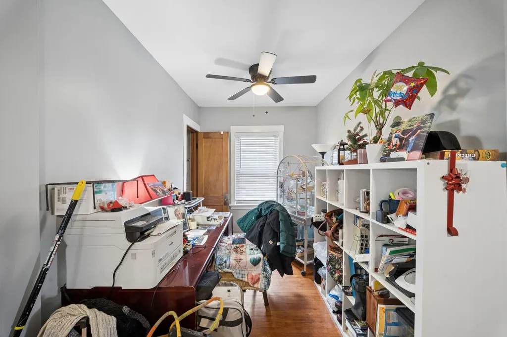 4022 West Eddy Street Chicago IL 60641