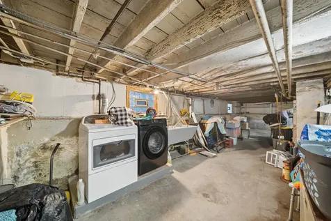 4022 West Eddy Street Chicago IL 60641