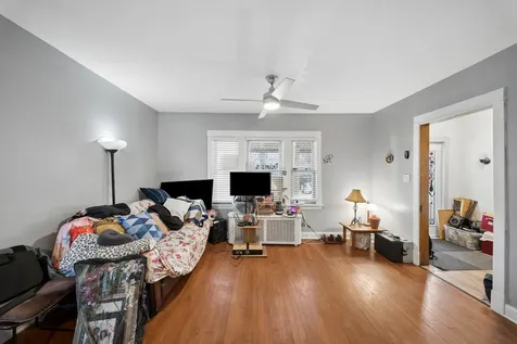 4022 West Eddy Street Chicago IL 60641
