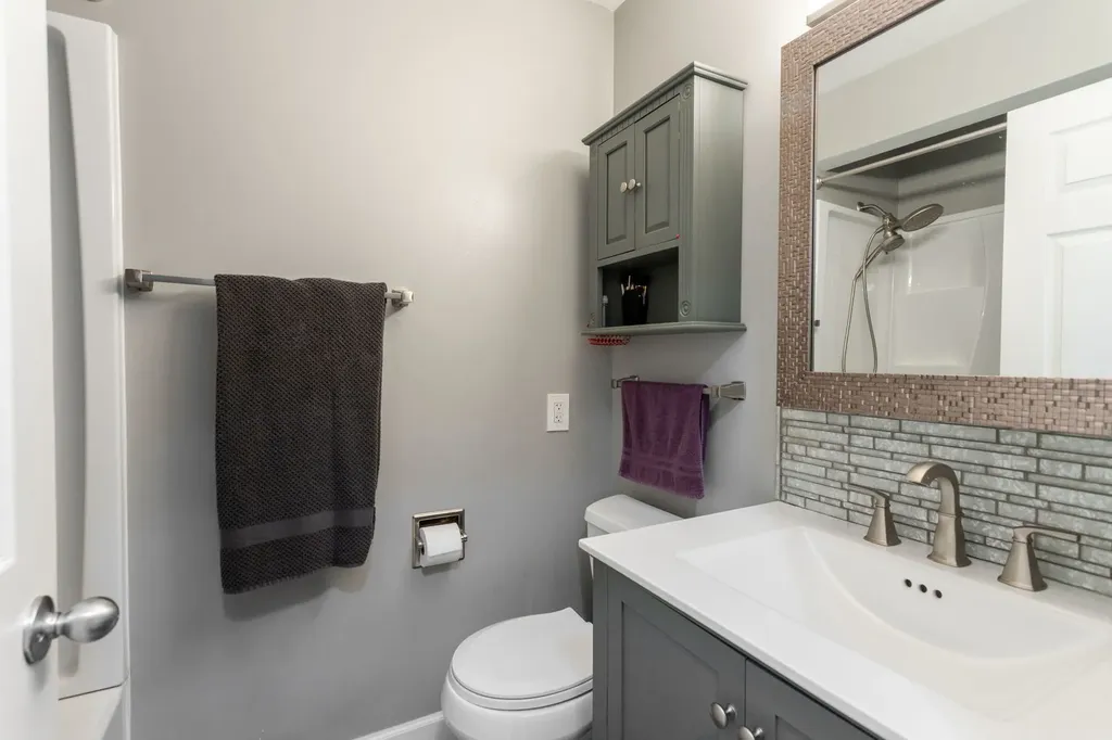 2208 Hiawatha Parkway Woodridge IL 60517