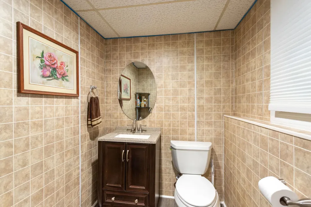 2208 Hiawatha Parkway Woodridge IL 60517