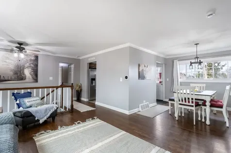 2208 Hiawatha Parkway Woodridge IL 60517