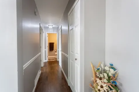 2208 Hiawatha Parkway Woodridge IL 60517