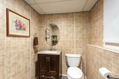 2208 Hiawatha Parkway Woodridge IL 60517