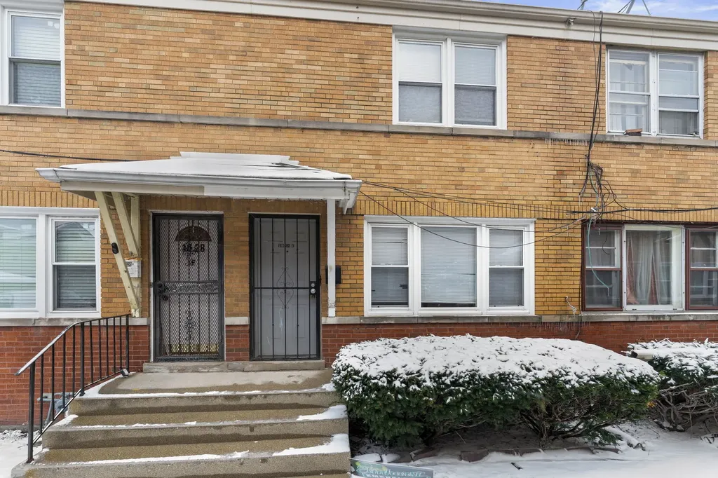 1028 Bellwood Avenue Bellwood IL 60104