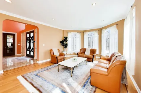6642 North Kilbourn Avenue Lincolnwood IL 60712