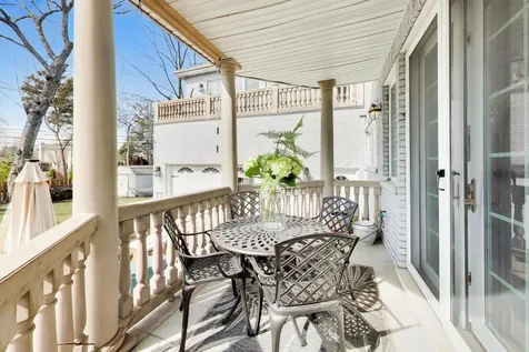 6642 North Kilbourn Avenue Lincolnwood IL 60712