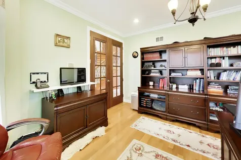 6642 North Kilbourn Avenue Lincolnwood IL 60712