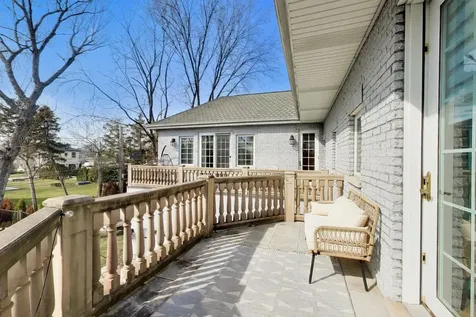 6642 North Kilbourn Avenue Lincolnwood IL 60712