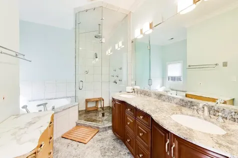 6642 North Kilbourn Avenue Lincolnwood IL 60712