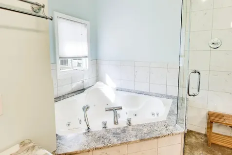 6642 North Kilbourn Avenue Lincolnwood IL 60712