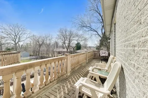 6642 North Kilbourn Avenue Lincolnwood IL 60712