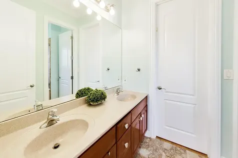 6642 North Kilbourn Avenue Lincolnwood IL 60712