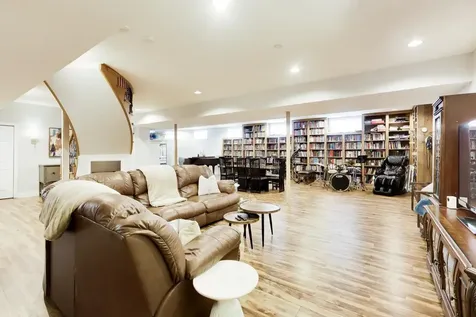 6642 North Kilbourn Avenue Lincolnwood IL 60712