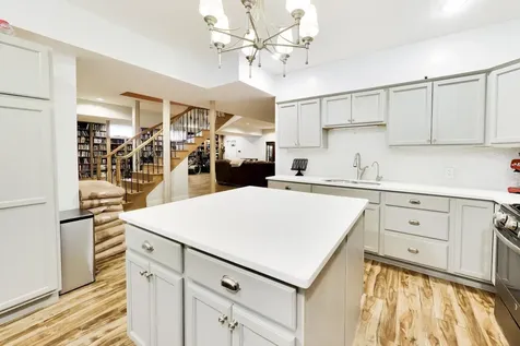 6642 North Kilbourn Avenue Lincolnwood IL 60712
