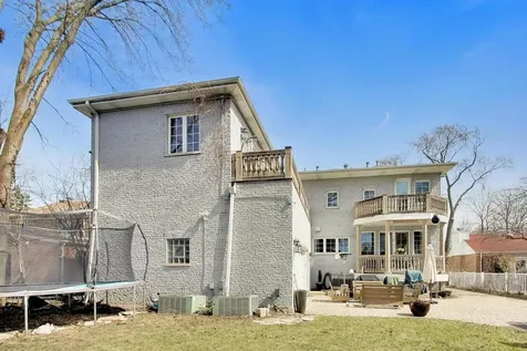 6642 North Kilbourn Avenue Lincolnwood IL 60712