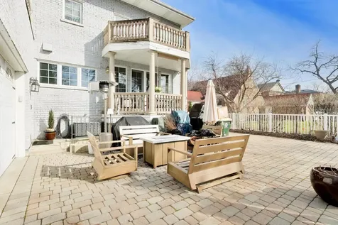 6642 North Kilbourn Avenue Lincolnwood IL 60712
