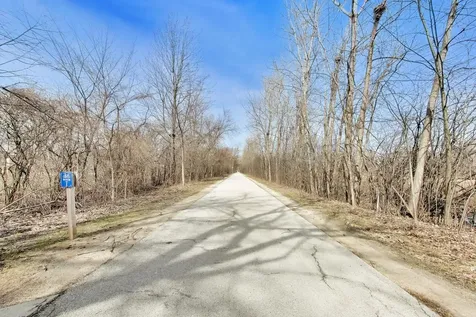 6642 North Kilbourn Avenue Lincolnwood IL 60712