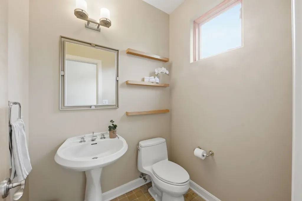 1076 Prairie Avenue Naperville IL 60540