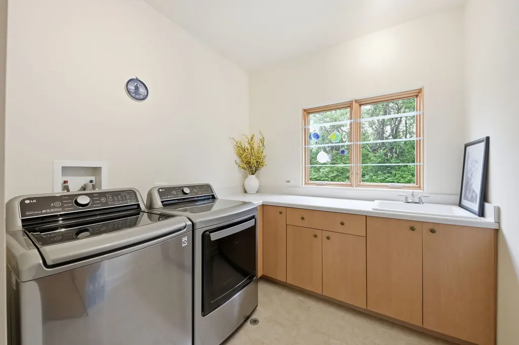 1076 Prairie Avenue Naperville IL 60540