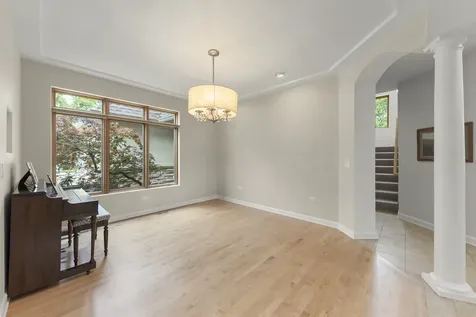 1076 Prairie Avenue Naperville IL 60540