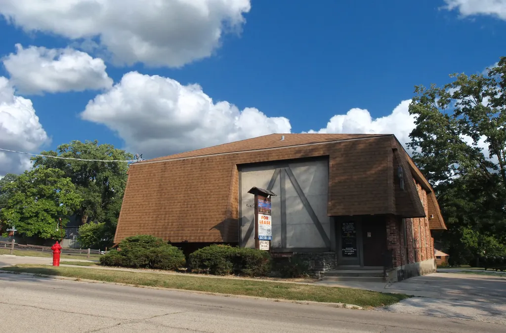 83 West Main Street Lake Zurich IL 60047