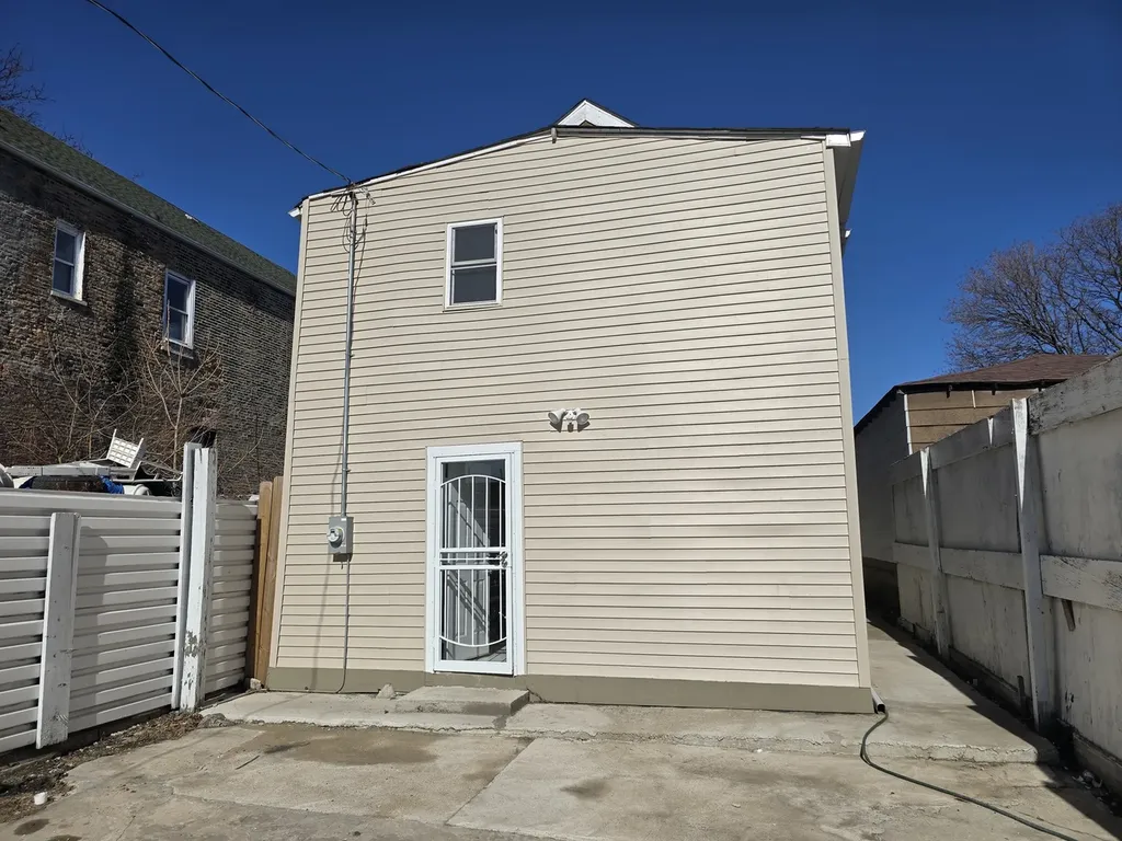 2855 West 25th Place Chicago IL 60623