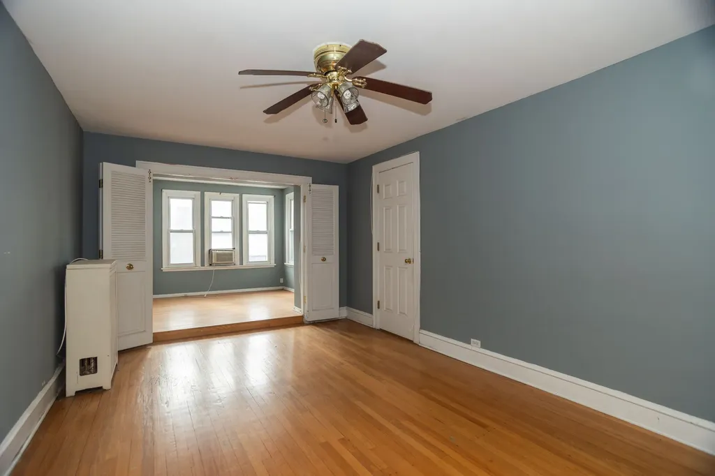 2321 East 69th Street Chicago IL 60649