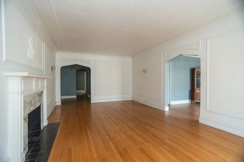2321 East 69th Street Chicago IL 60649