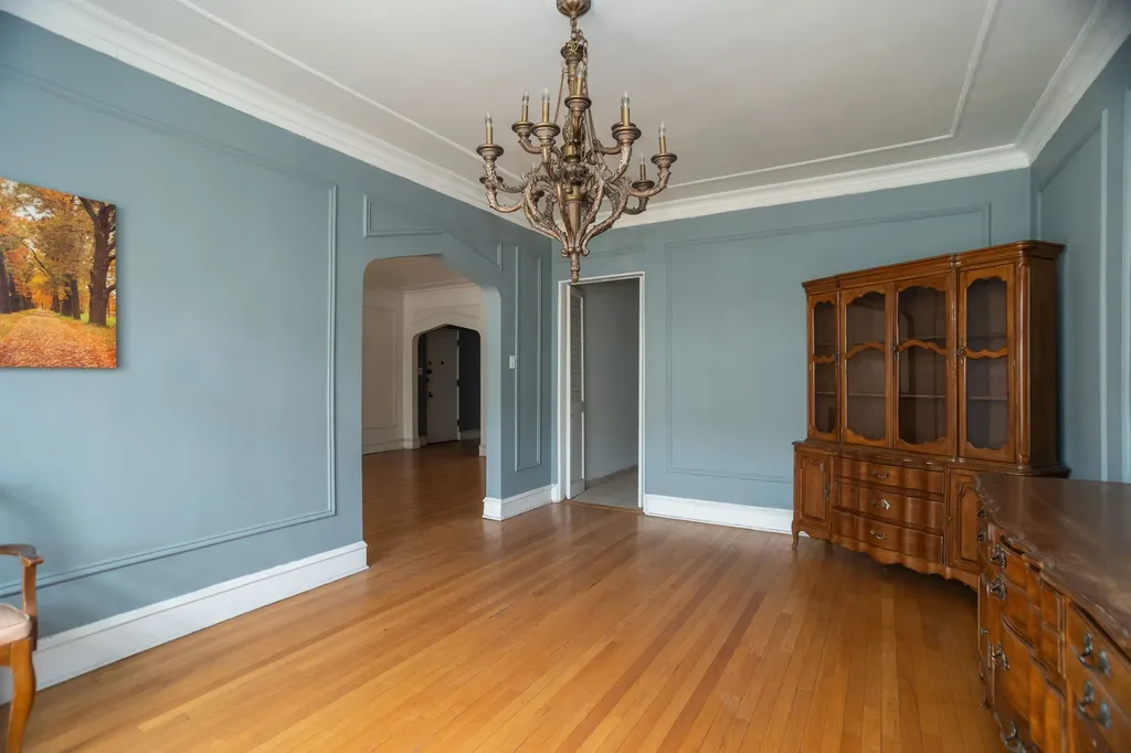 2321 East 69th Street Chicago IL 60649