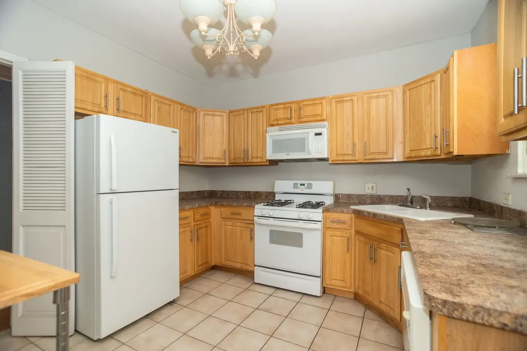 2321 East 69th Street Chicago IL 60649