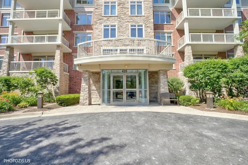 425 Benjamin Drive Vernon Hills IL 60061