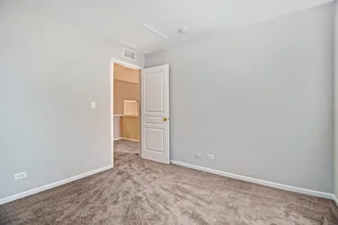 409 Metropolitan Street Aurora IL 60502