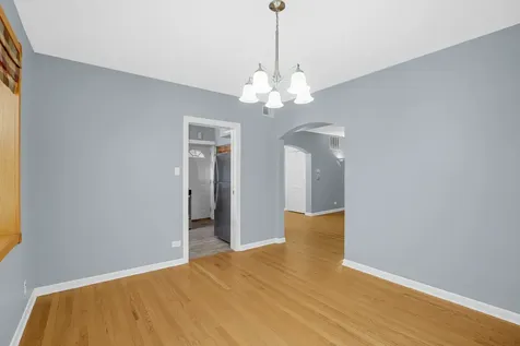 10433 South Hale Avenue Chicago IL 60643