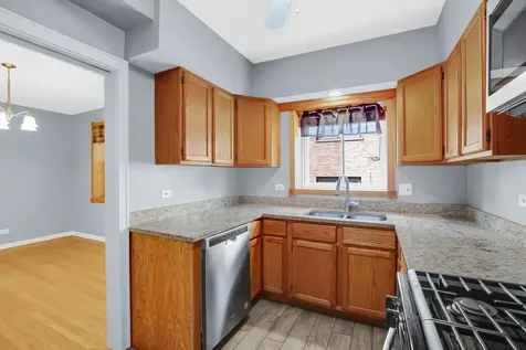 10433 South Hale Avenue Chicago IL 60643