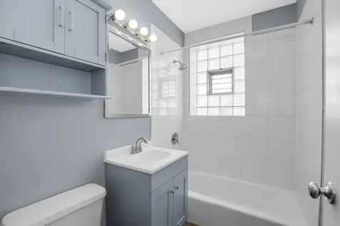 10433 South Hale Avenue Chicago IL 60643