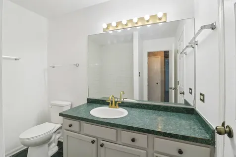 16627 Carse Avenue Harvey IL 60426