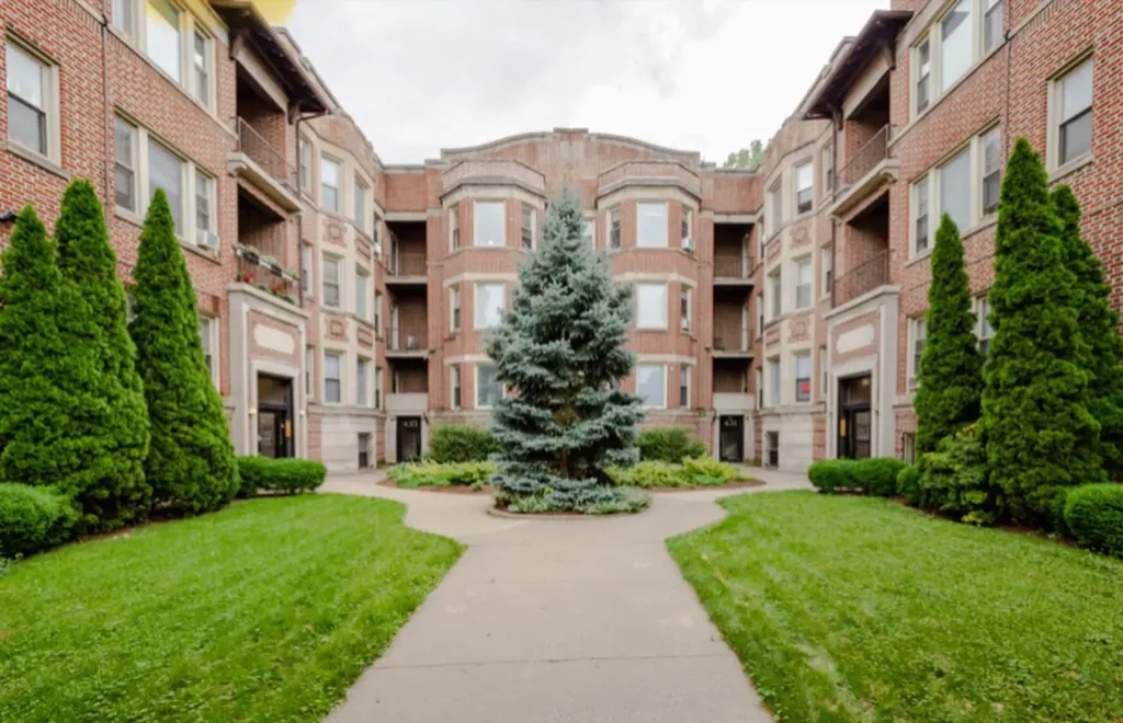 431 East Oakwood Boulevard Chicago IL 60653